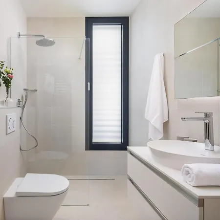 Lovely In With Wifi Betina