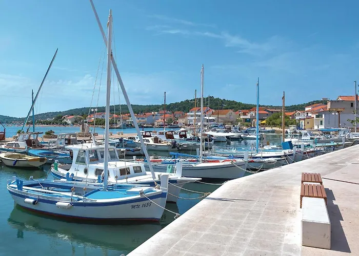 Lovely In With Wifi Апартаменты