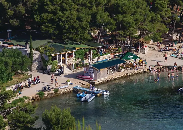 Lovely In With Wifi Apartamento Betina (Sibenik-Knin)